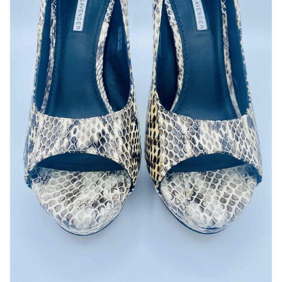 Vera Wang Lavender Demario PeepToe Heel Beige/Gray/Black snakeskin Womens Sz 8.5 - Picture 4 of 7